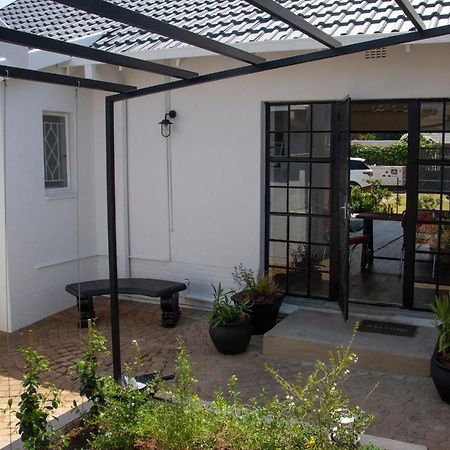 Ena Guesthouse Johannesburg Exterior photo
